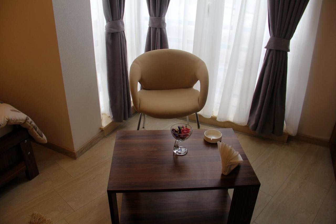 Moon Light Hotel Tbilissi Extérieur photo