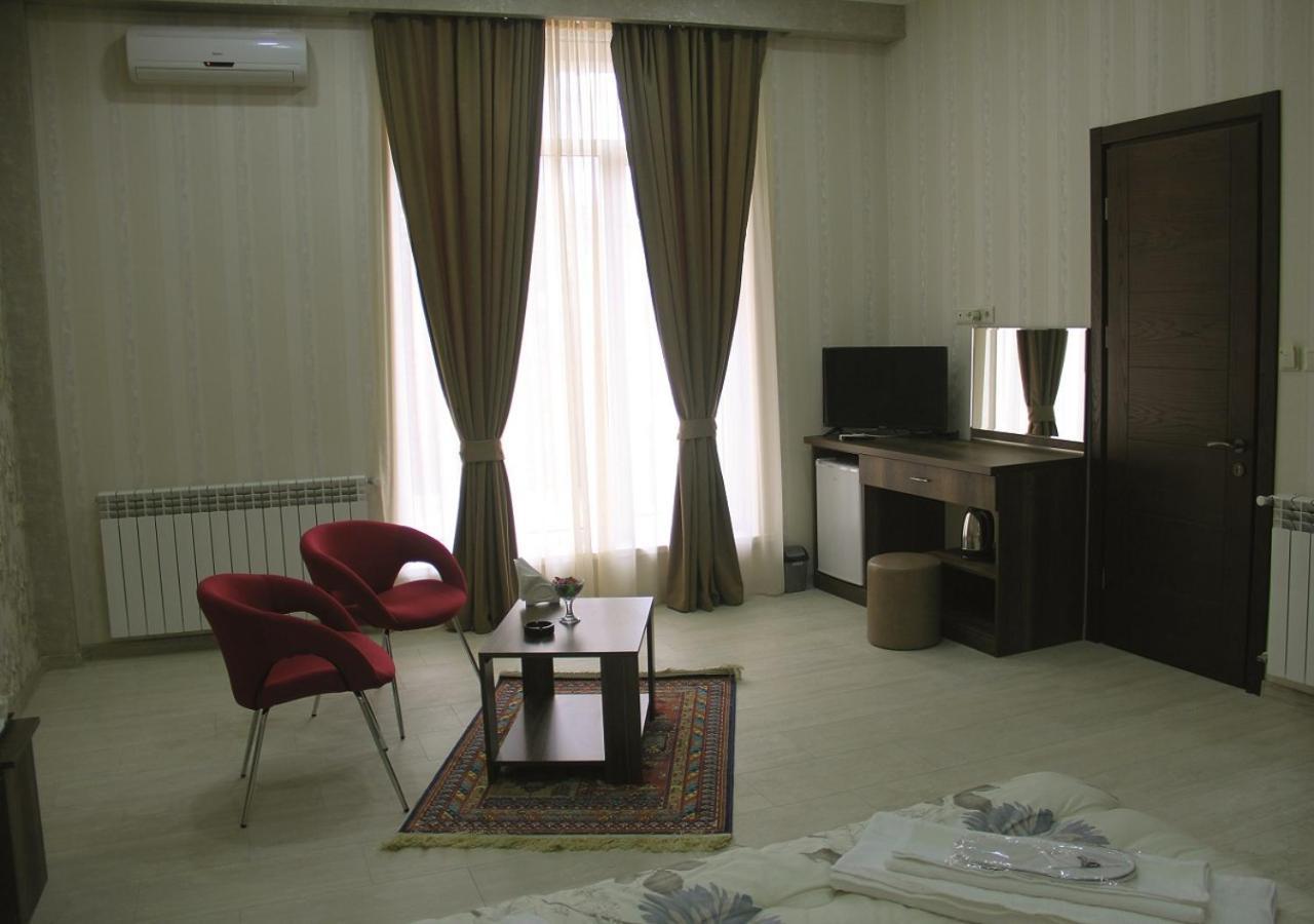 Moon Light Hotel Tbilissi Extérieur photo