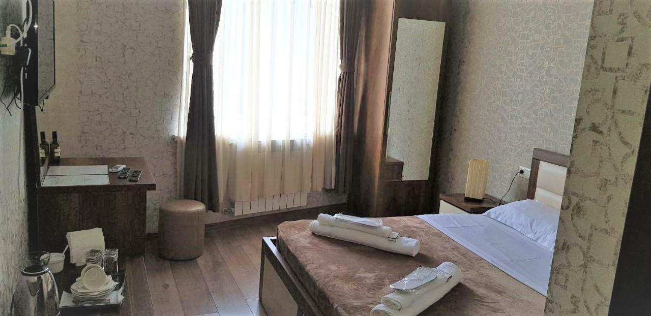 Moon Light Hotel Tbilissi Extérieur photo